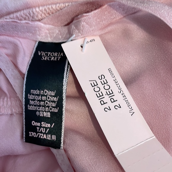 Pink nightie with thong panty. - Picture 4 of 4